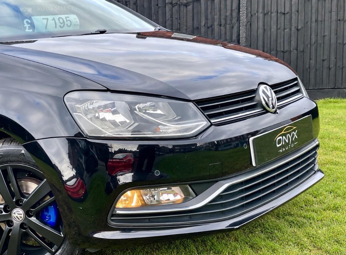 Volkswagen Polo view 3