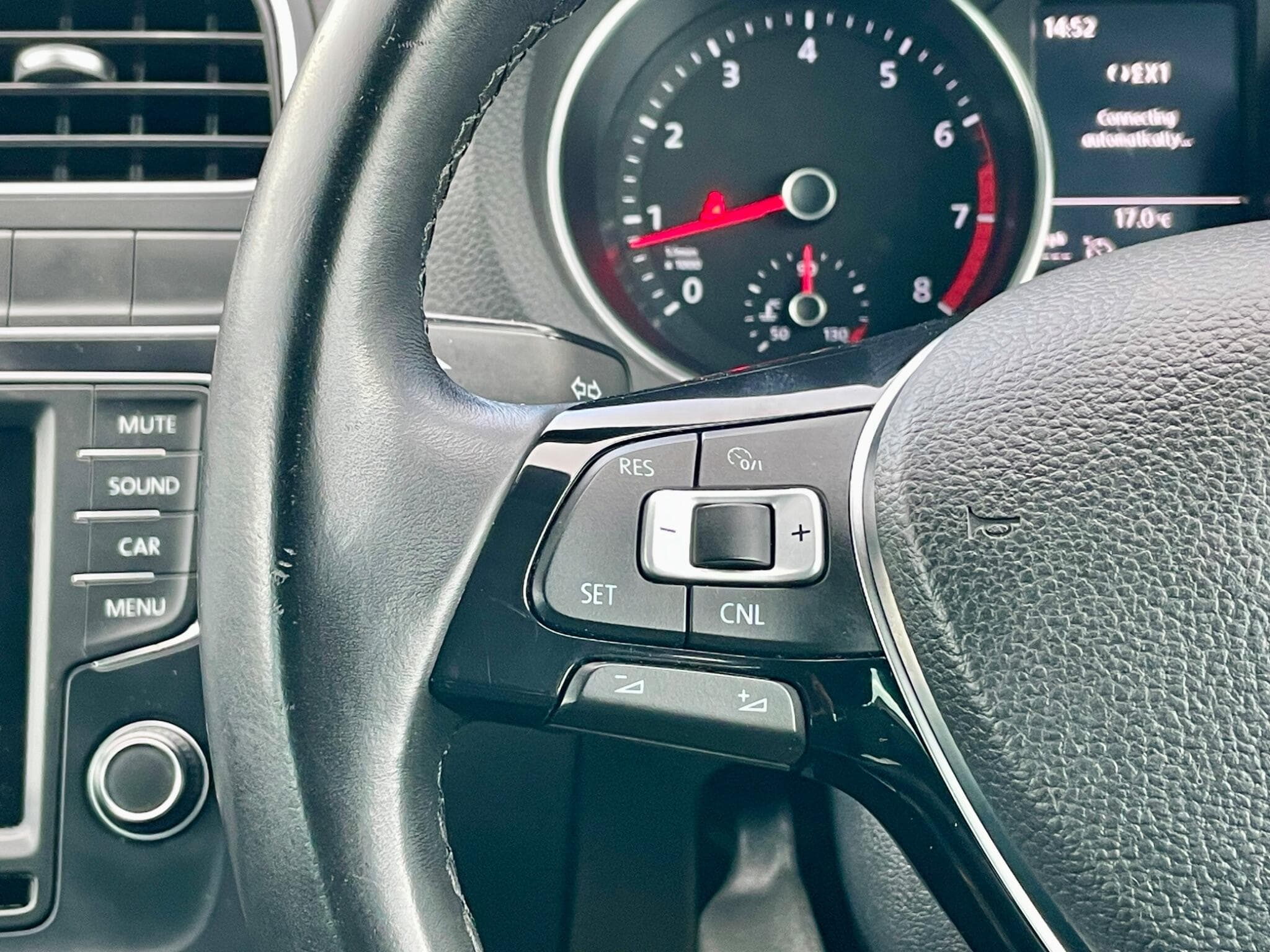 Volkswagen Polo view 23