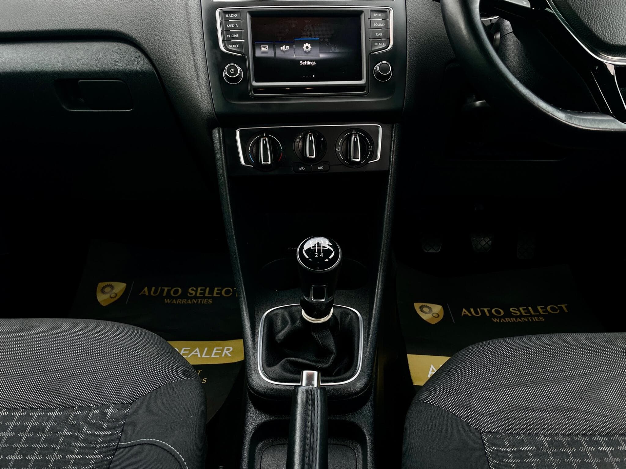 Volkswagen Polo view 26