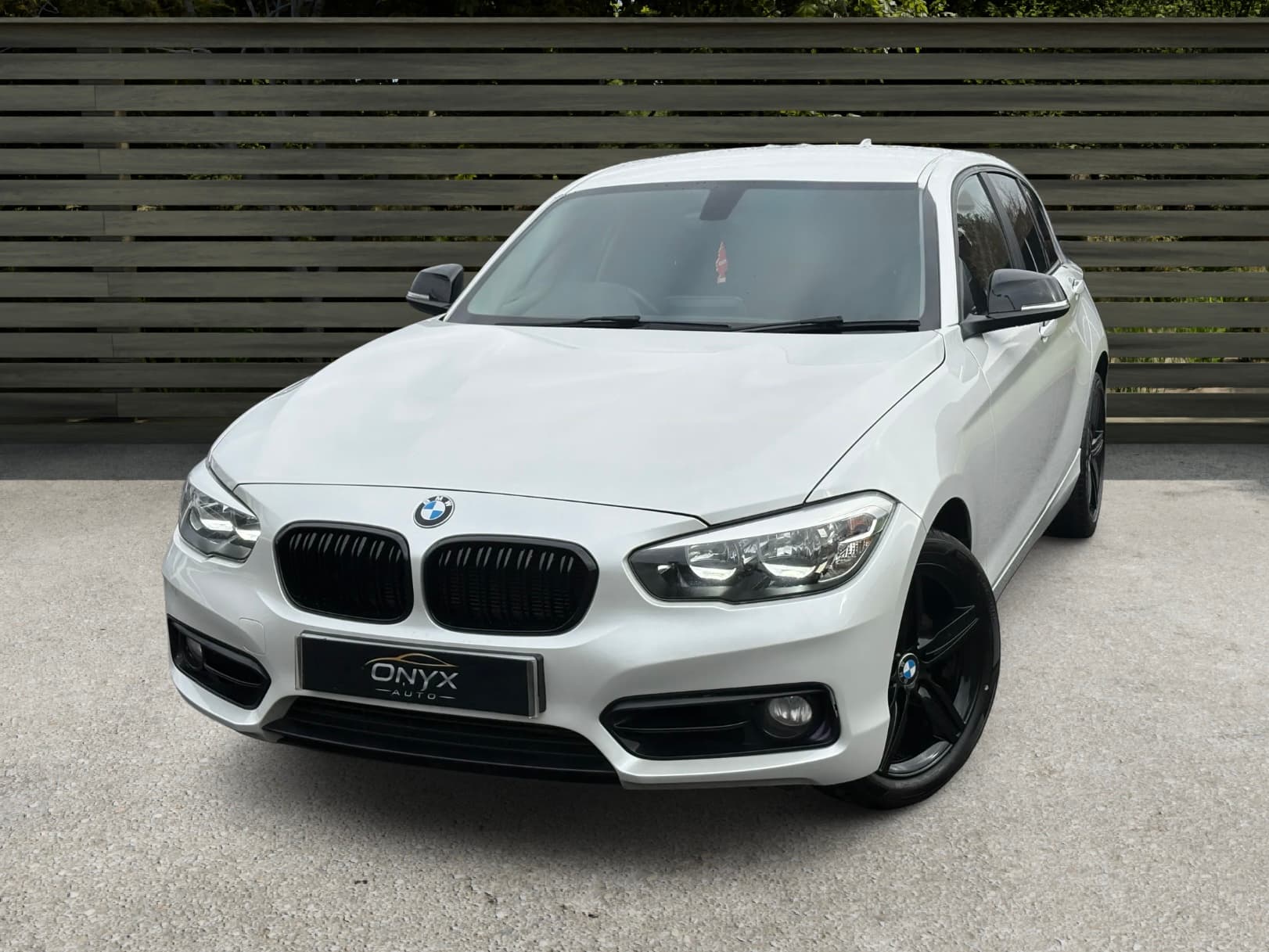 BMW 1 Series 118d Sport view 5