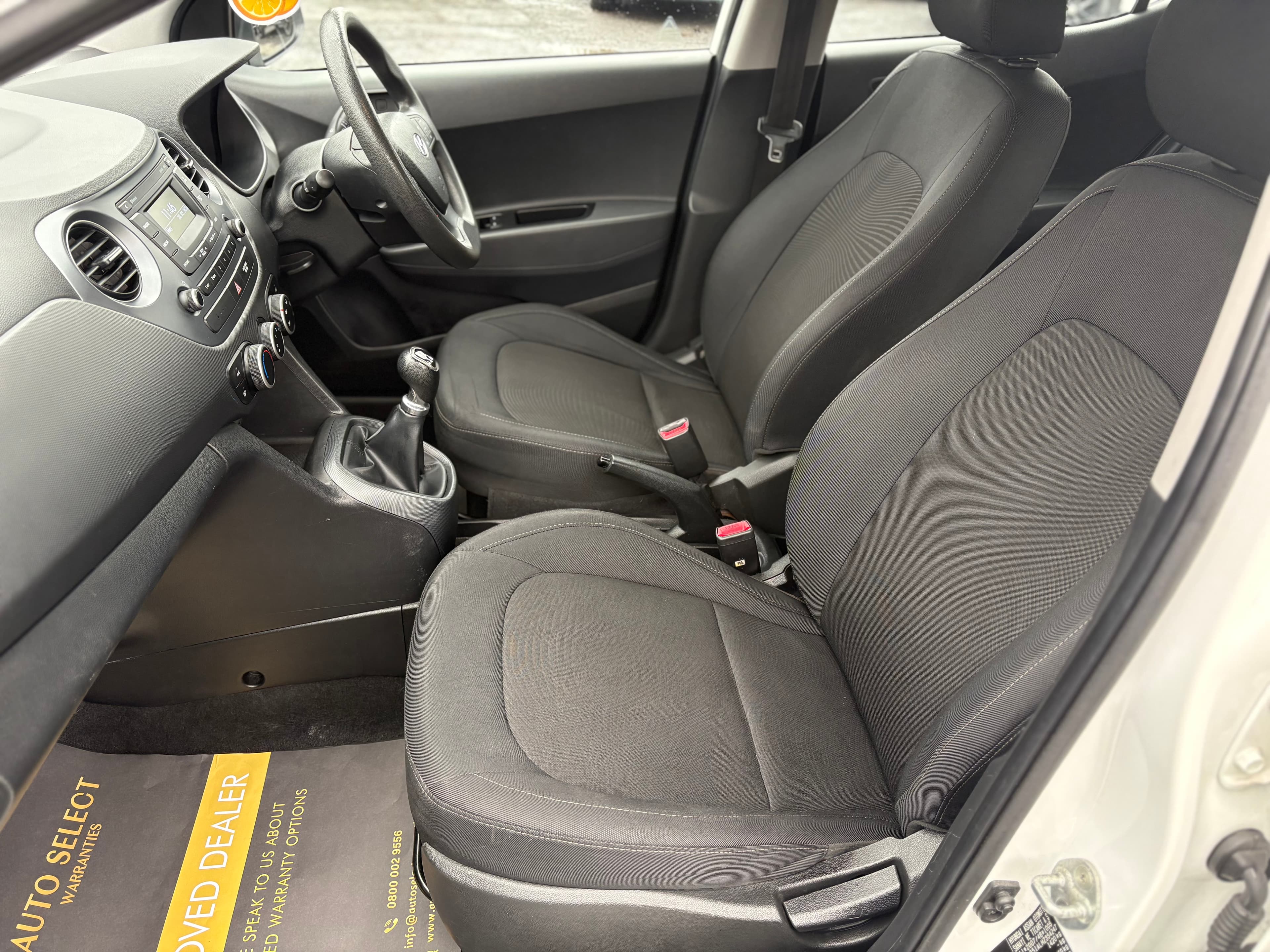 HYUNDAI i10 SE view 40