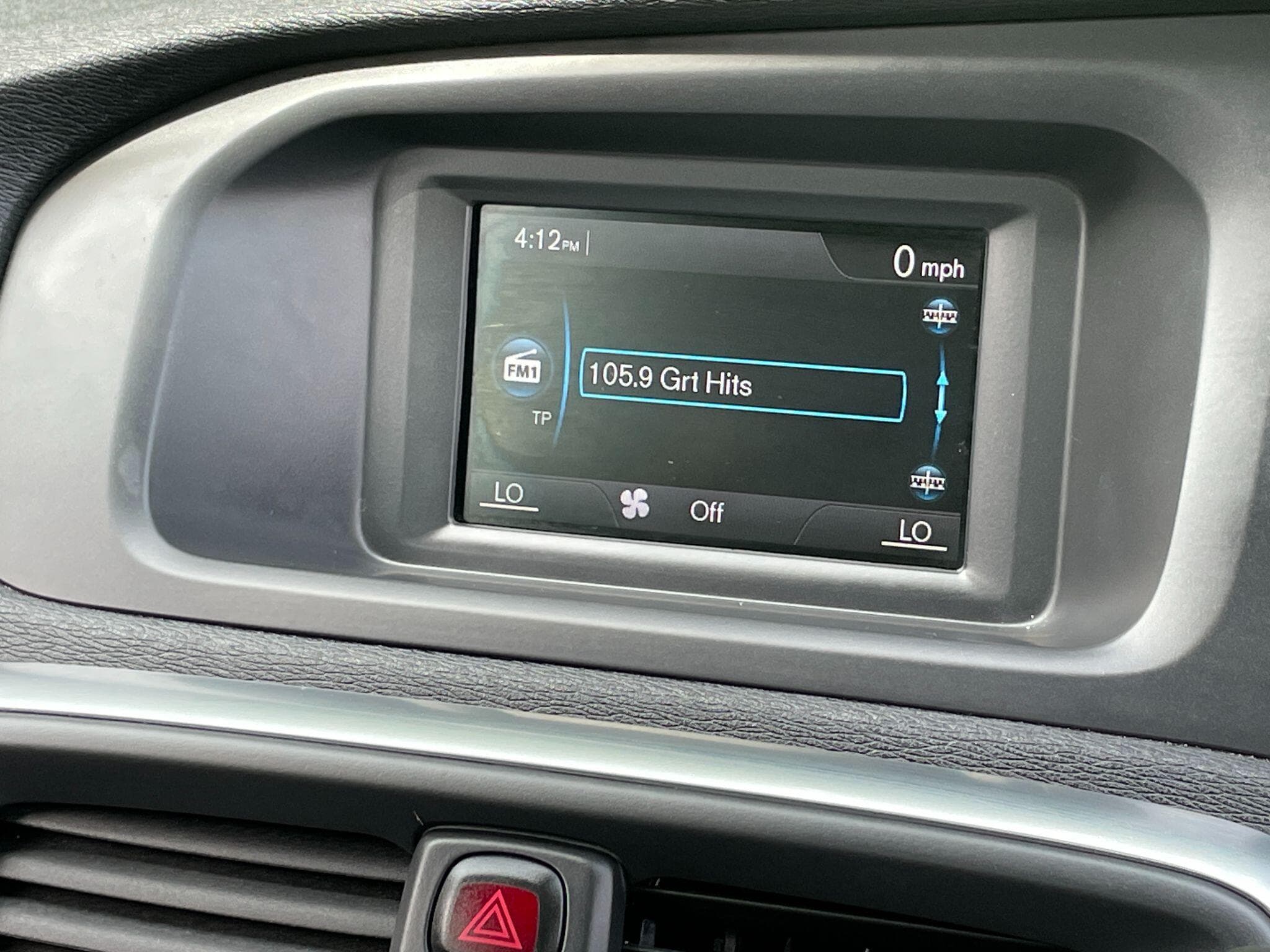 Volvo V40 Cross Country view 30