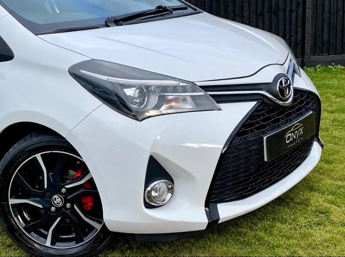 Toyota Yaris view 3