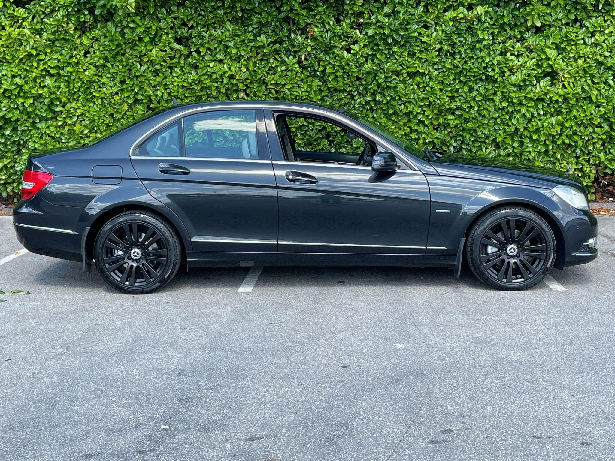 Mercedes-Benz C Class view 11