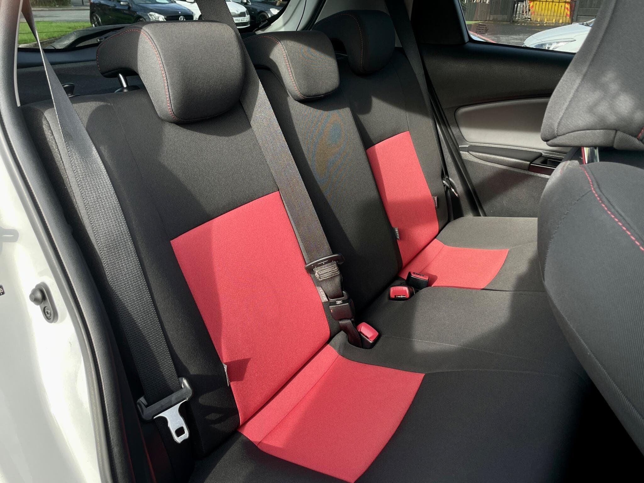Toyota Yaris view 24