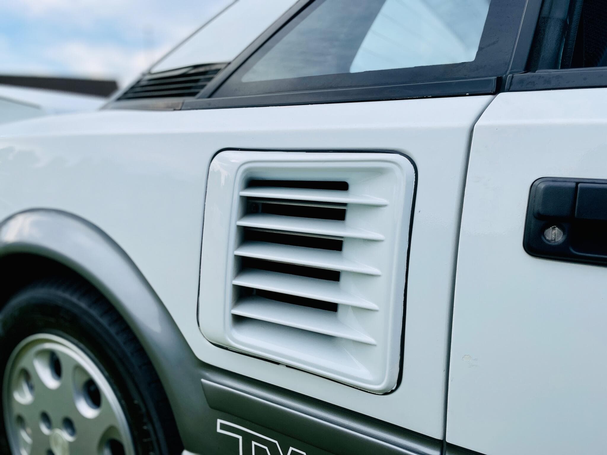 Toyota MR2 view 32