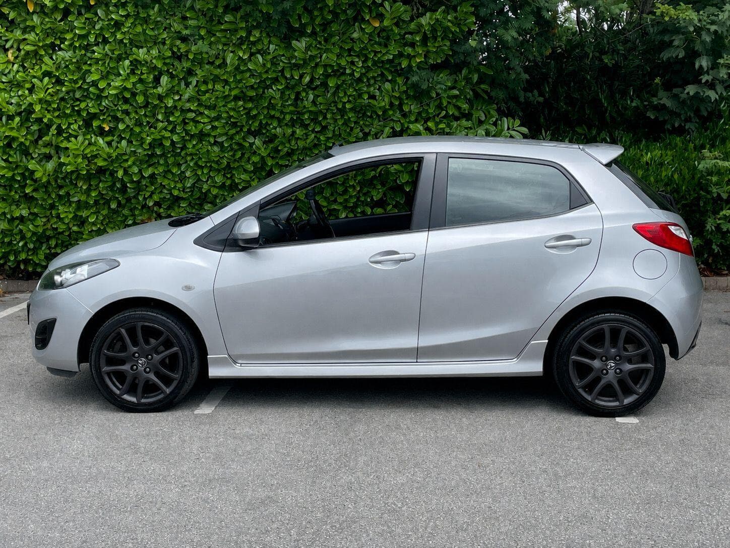 Mazda Mazda2 view 7