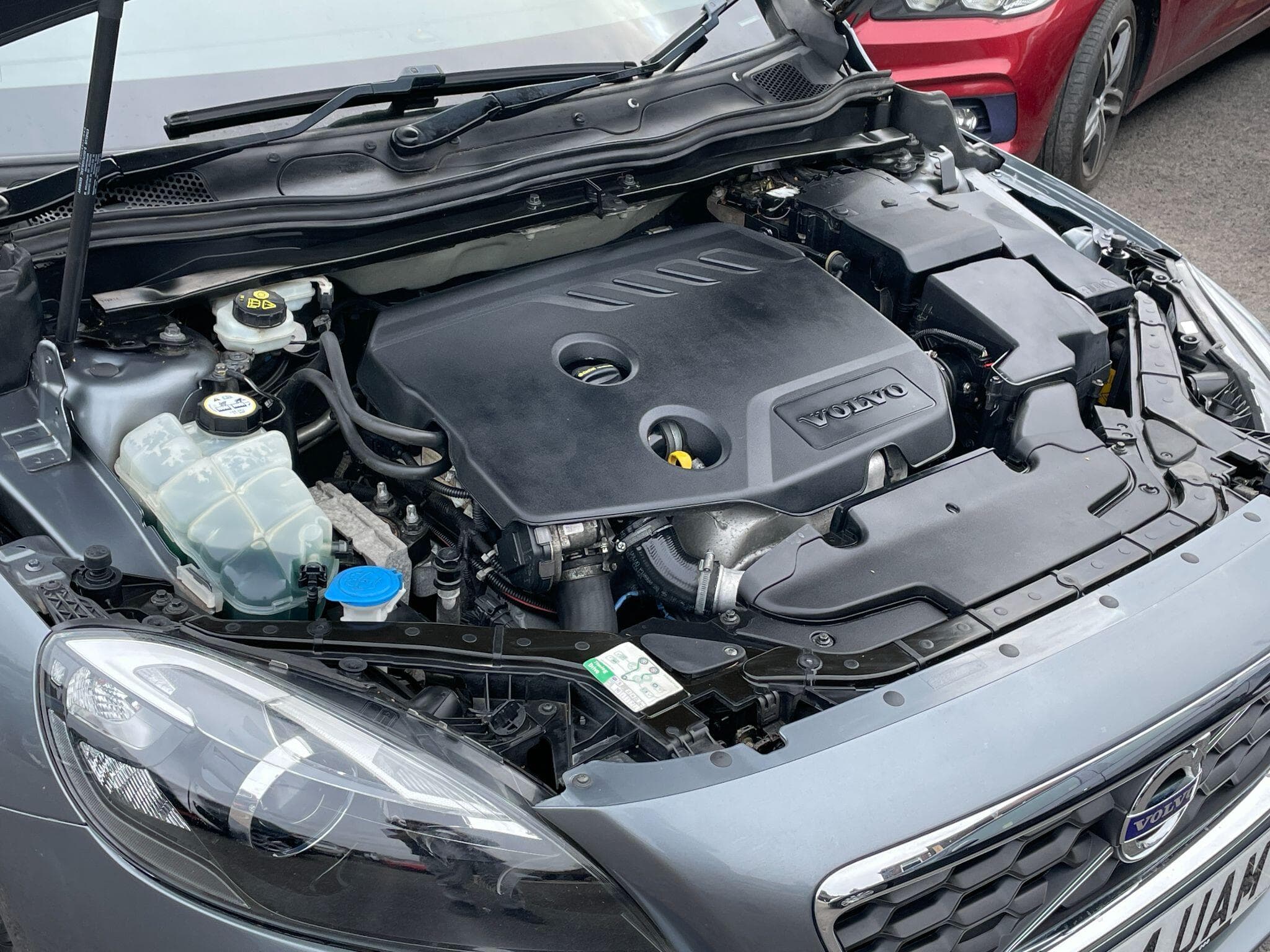 Volvo V40 Cross Country view 39
