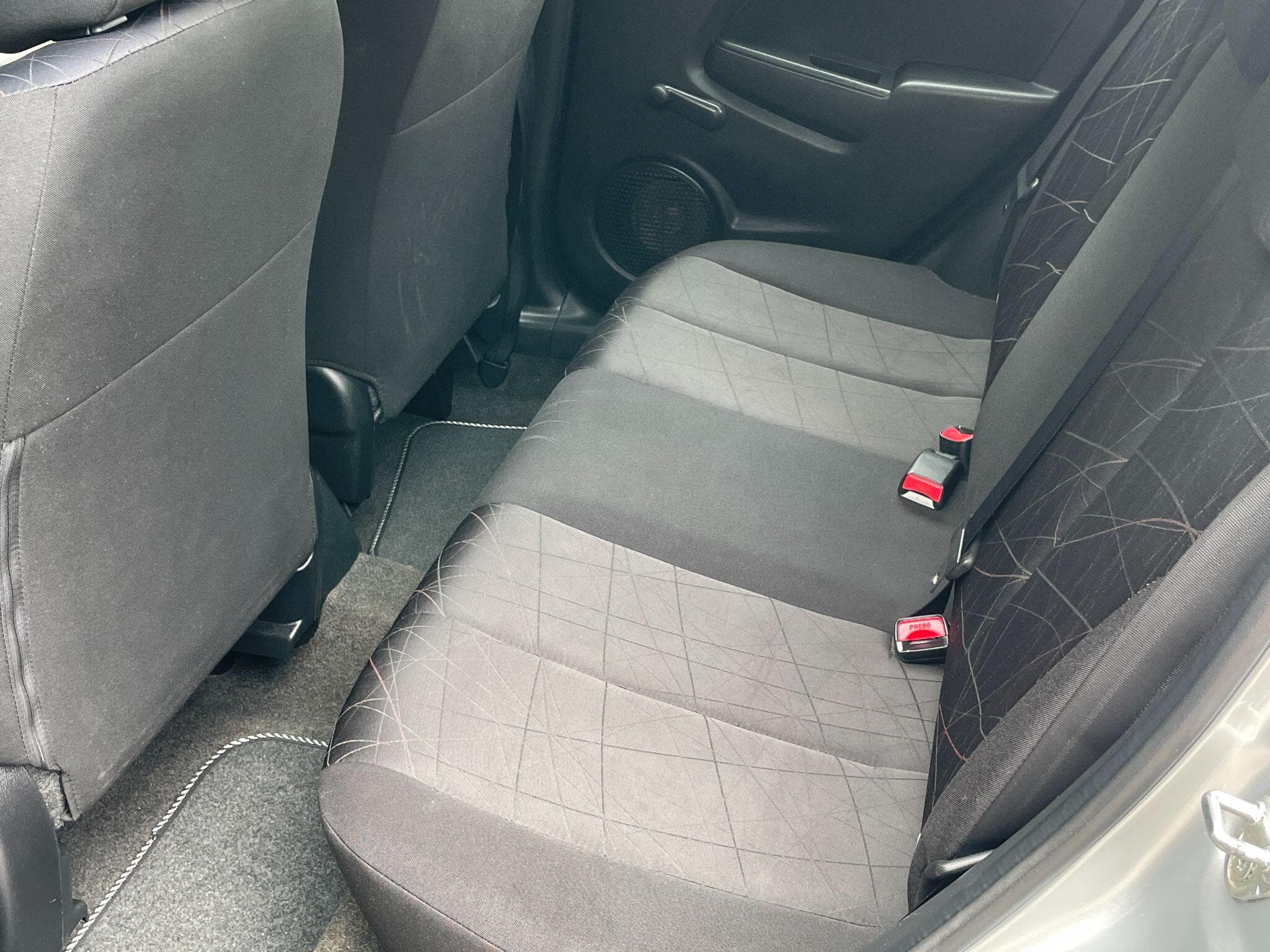 Mazda Mazda2 view 18