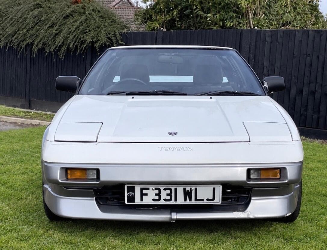 Toyota MR2 view 3