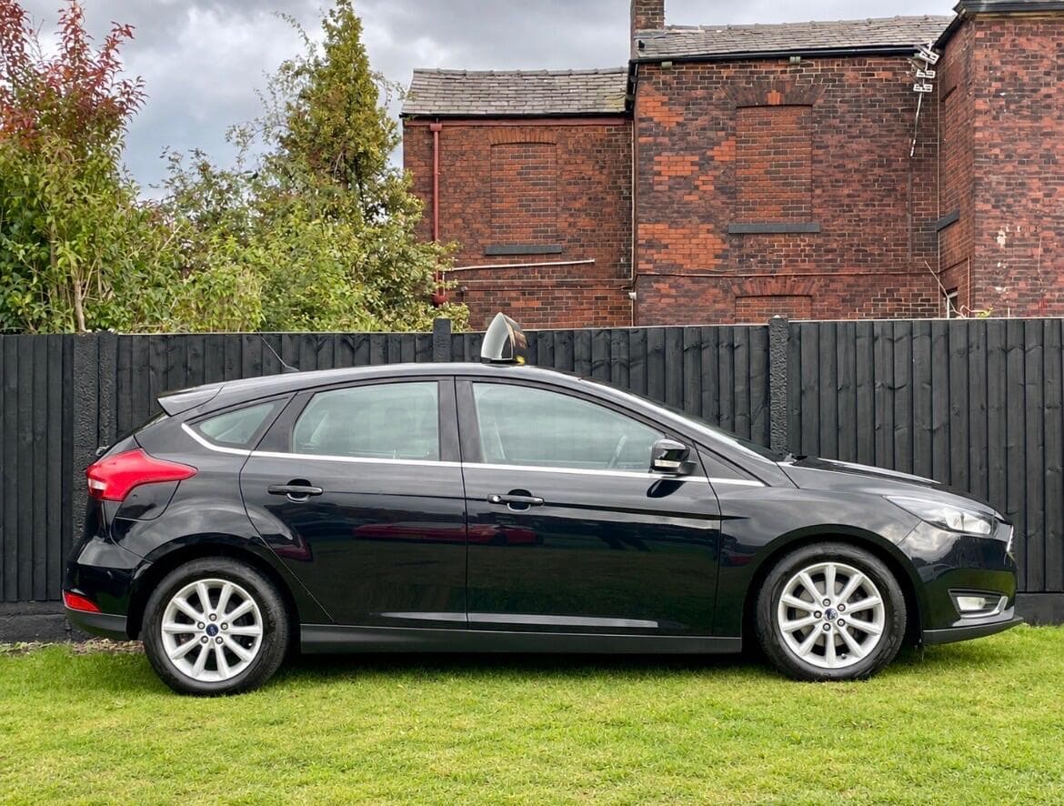Ford Focus view 11