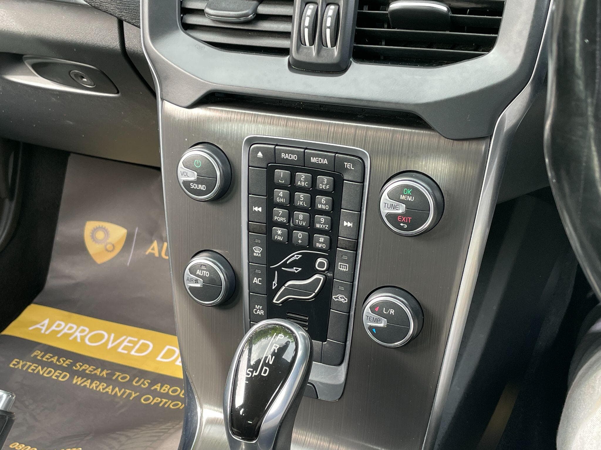 Volvo V40 Cross Country view 29