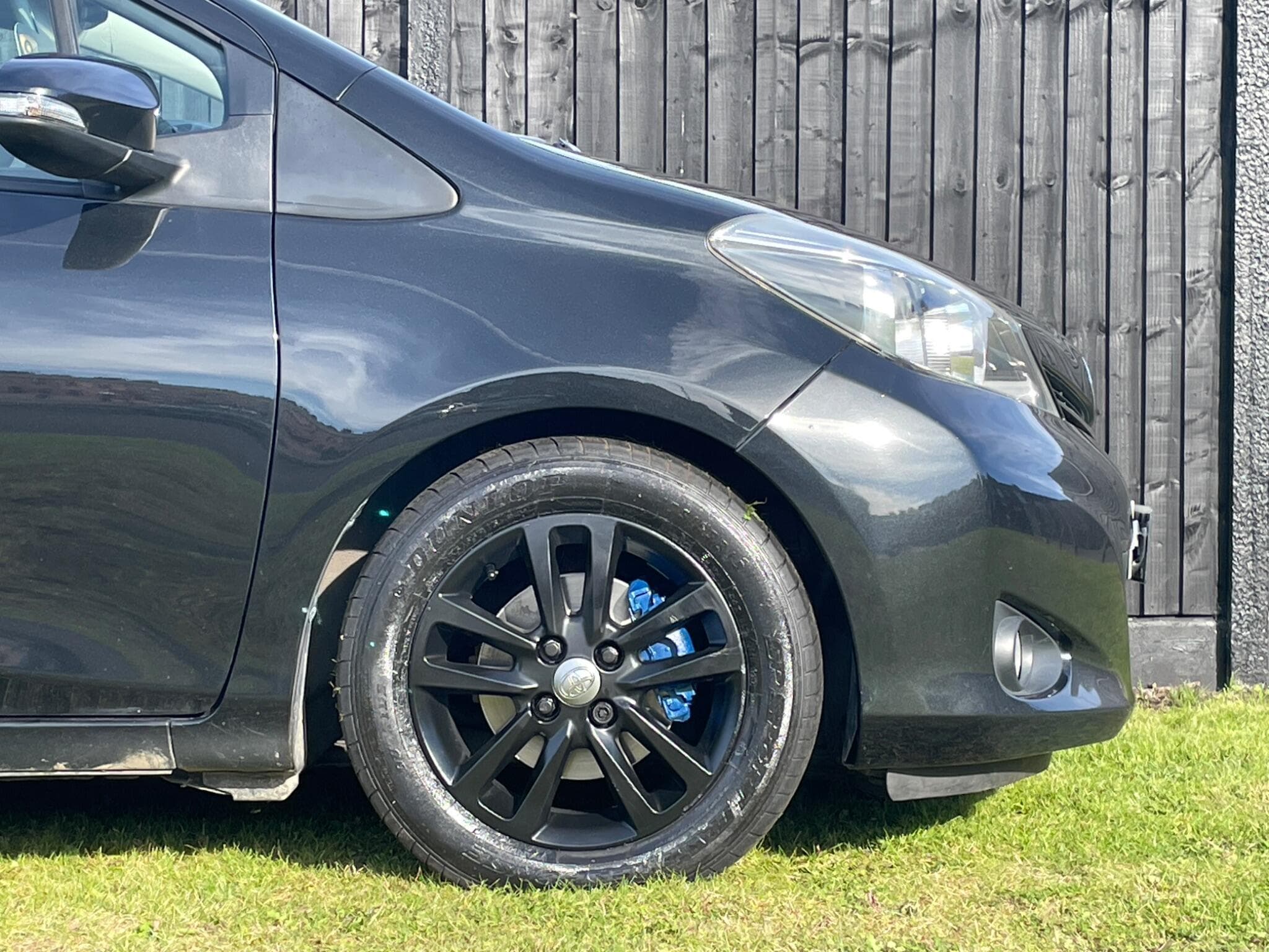Toyota Yaris view 12