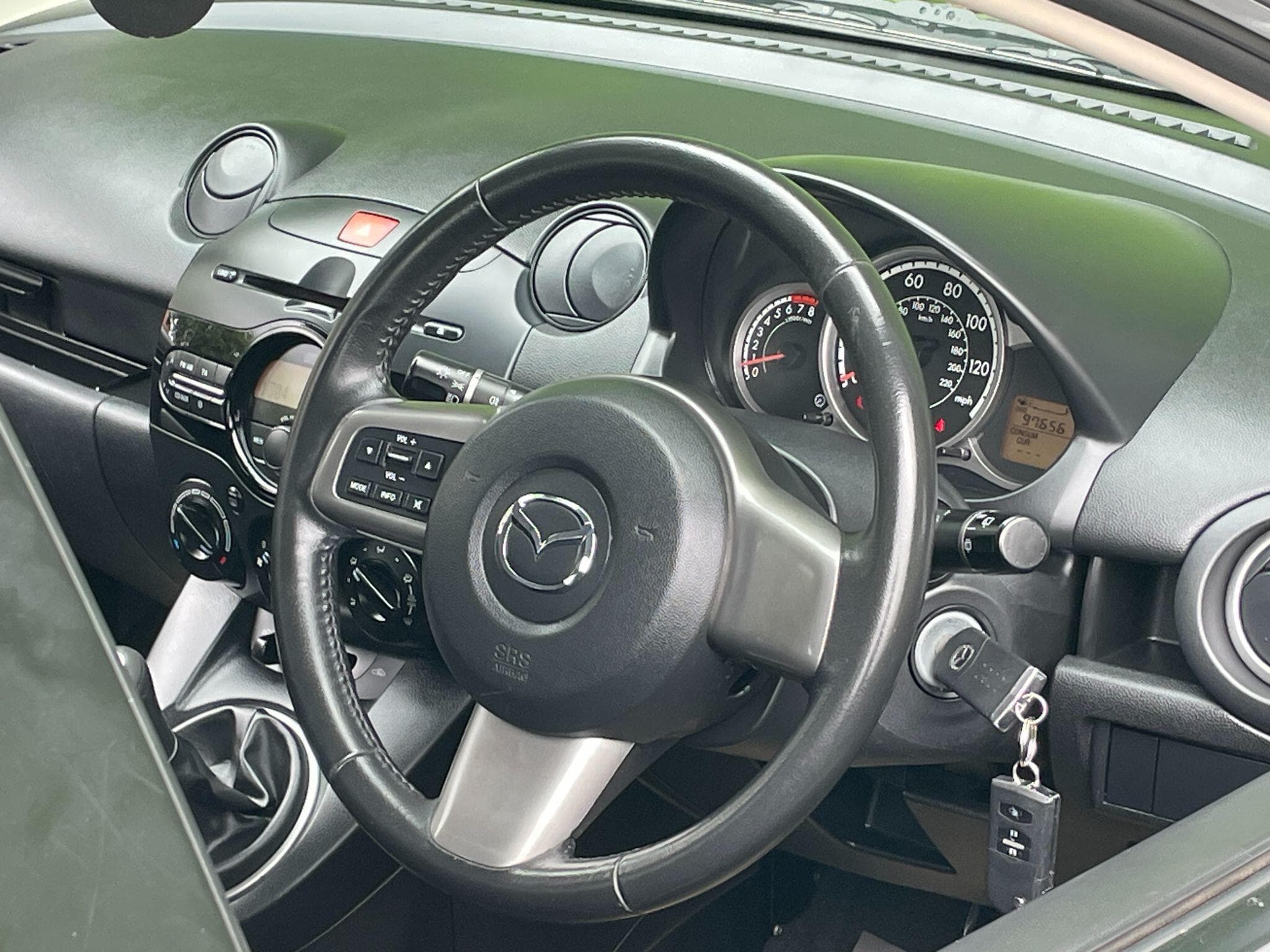 Mazda Mazda2 view 19
