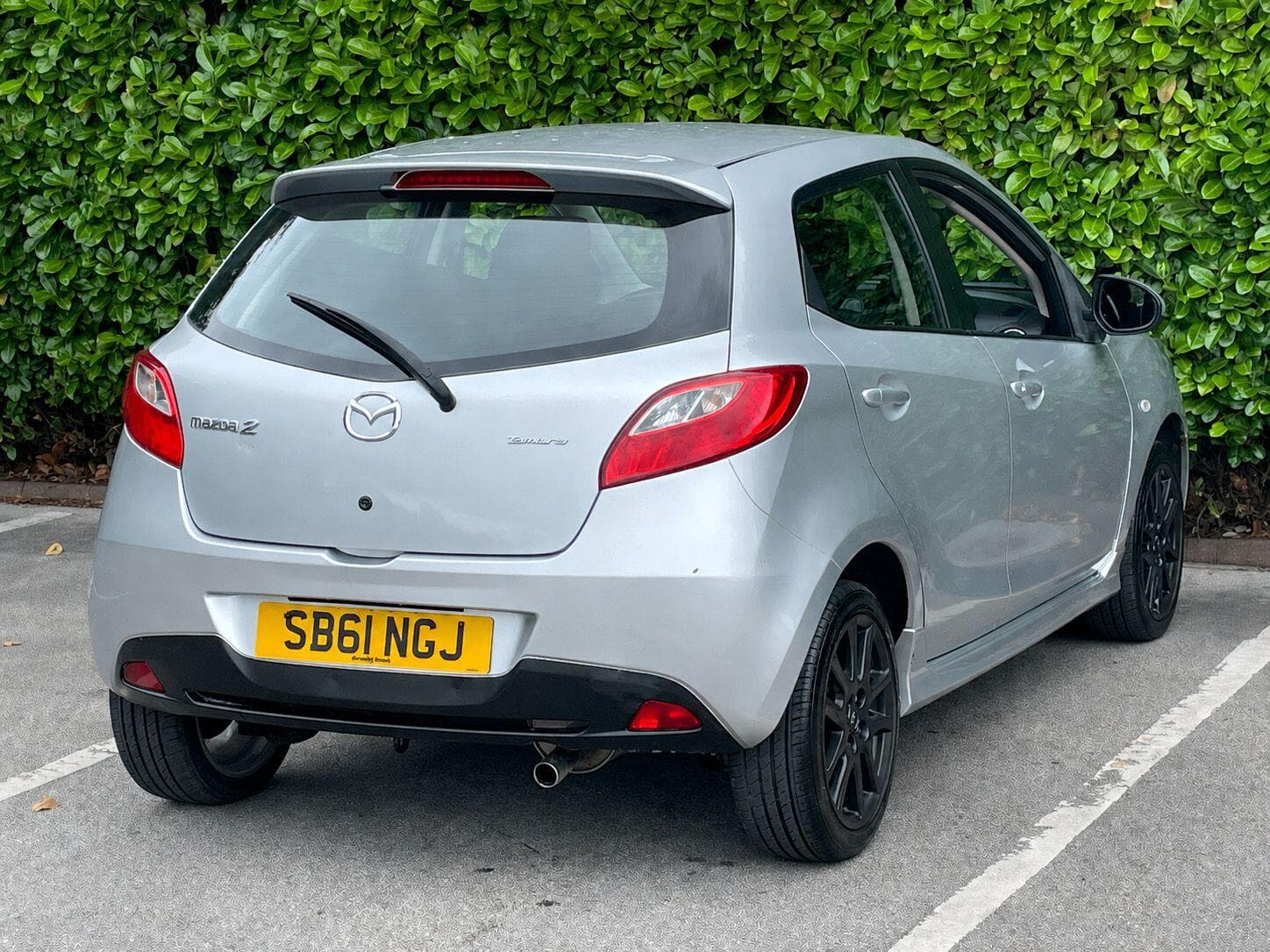 Mazda Mazda2 view 11