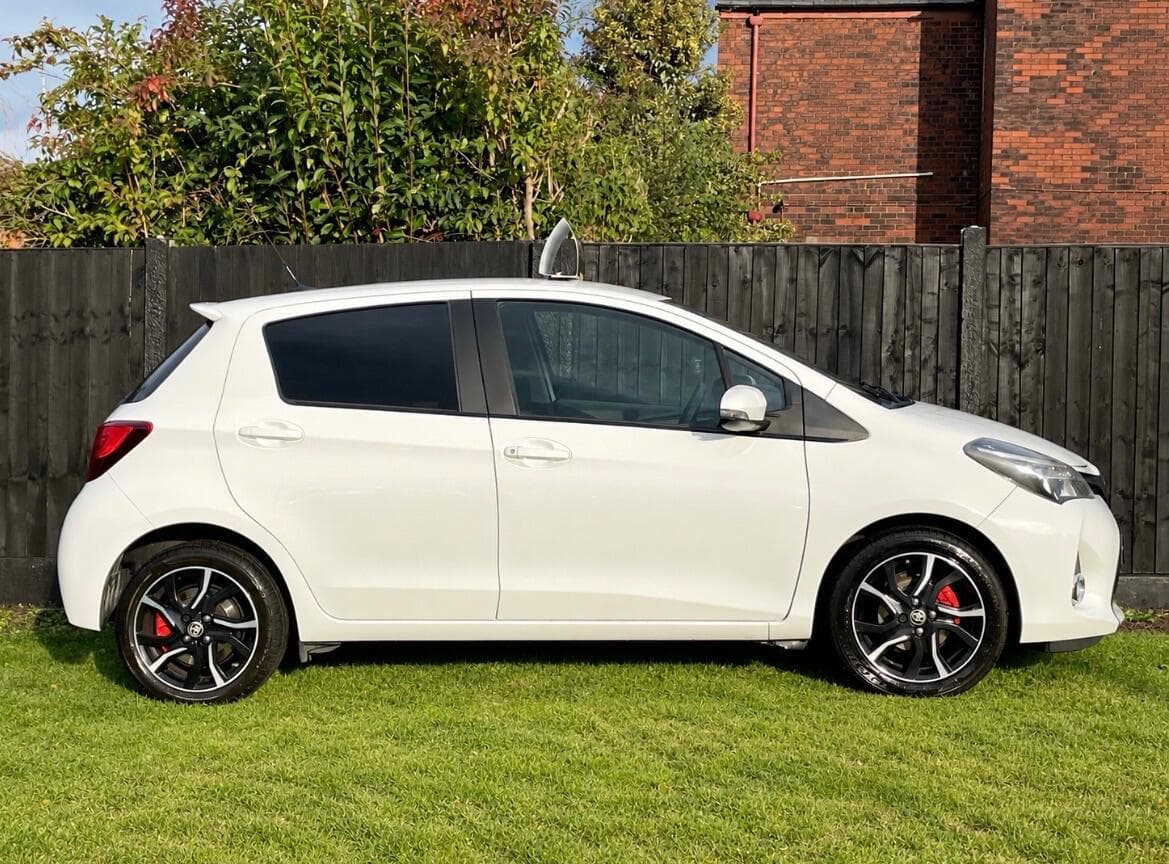 Toyota Yaris view 11