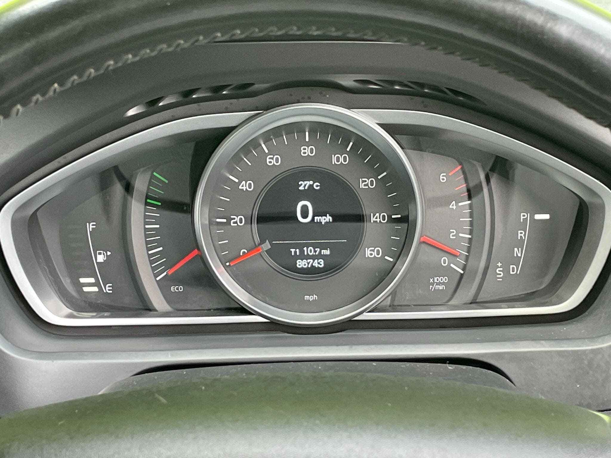 Volvo V40 Cross Country view 27