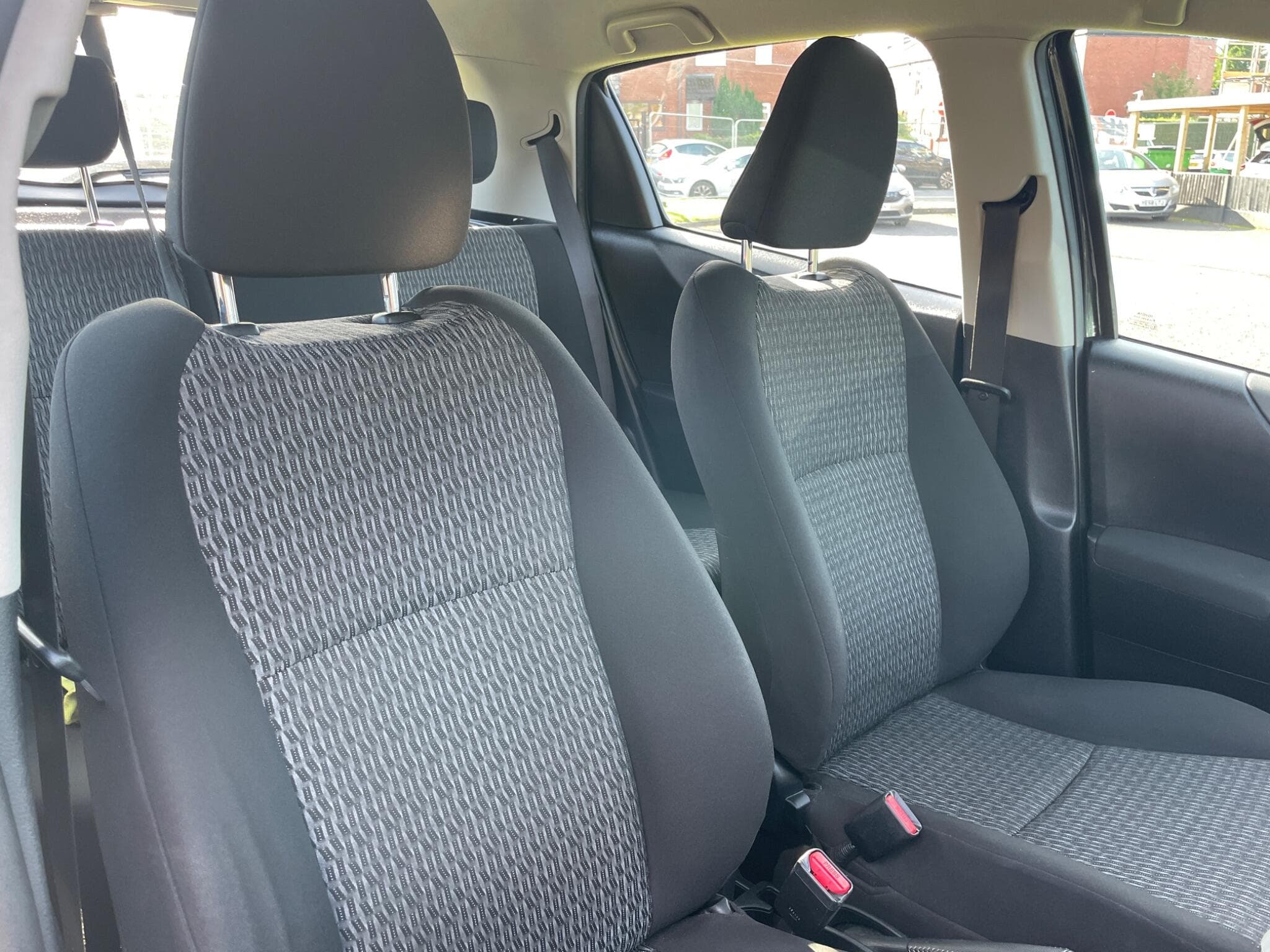 Toyota Yaris view 31