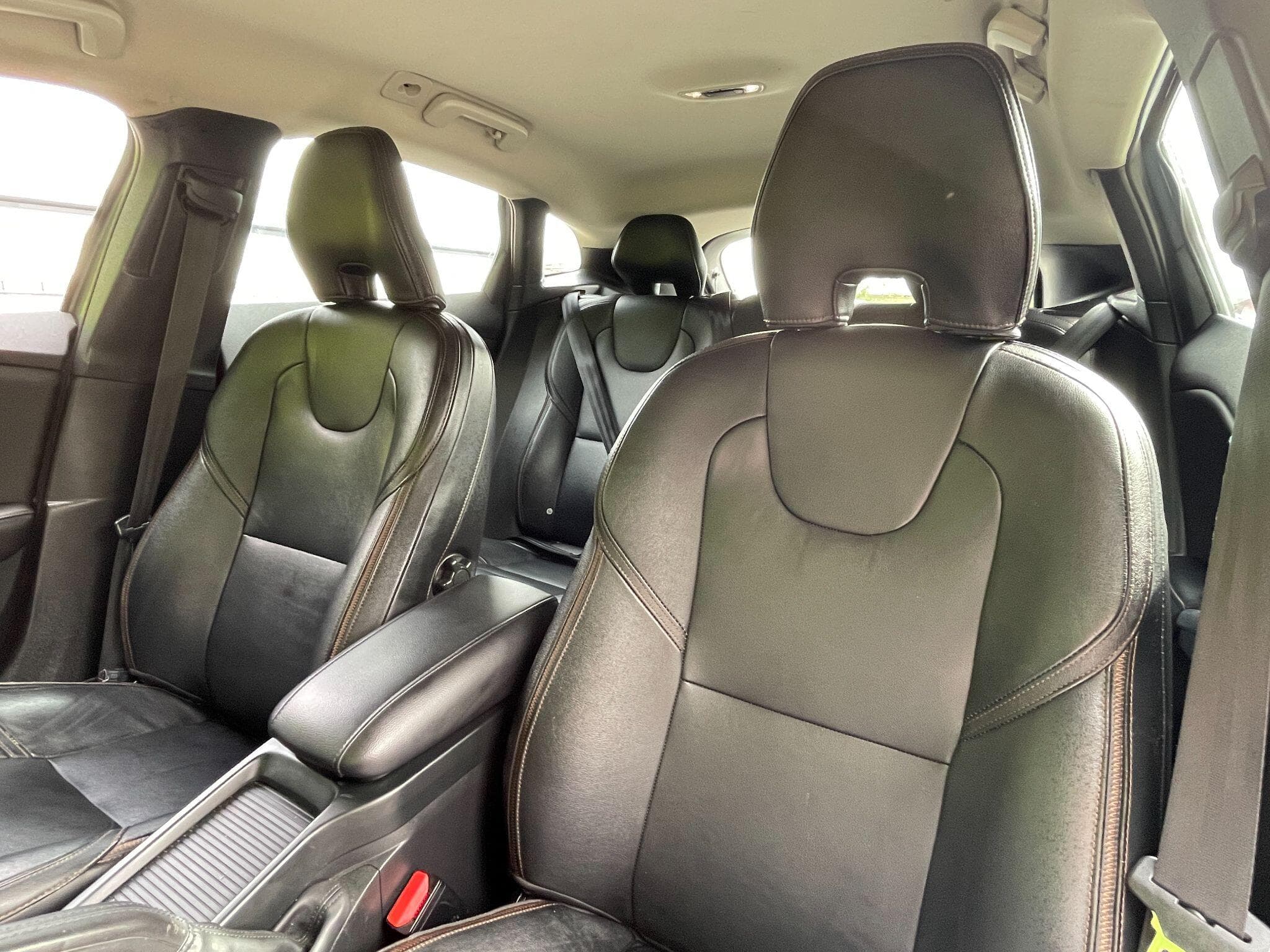 Volvo V40 Cross Country view 35