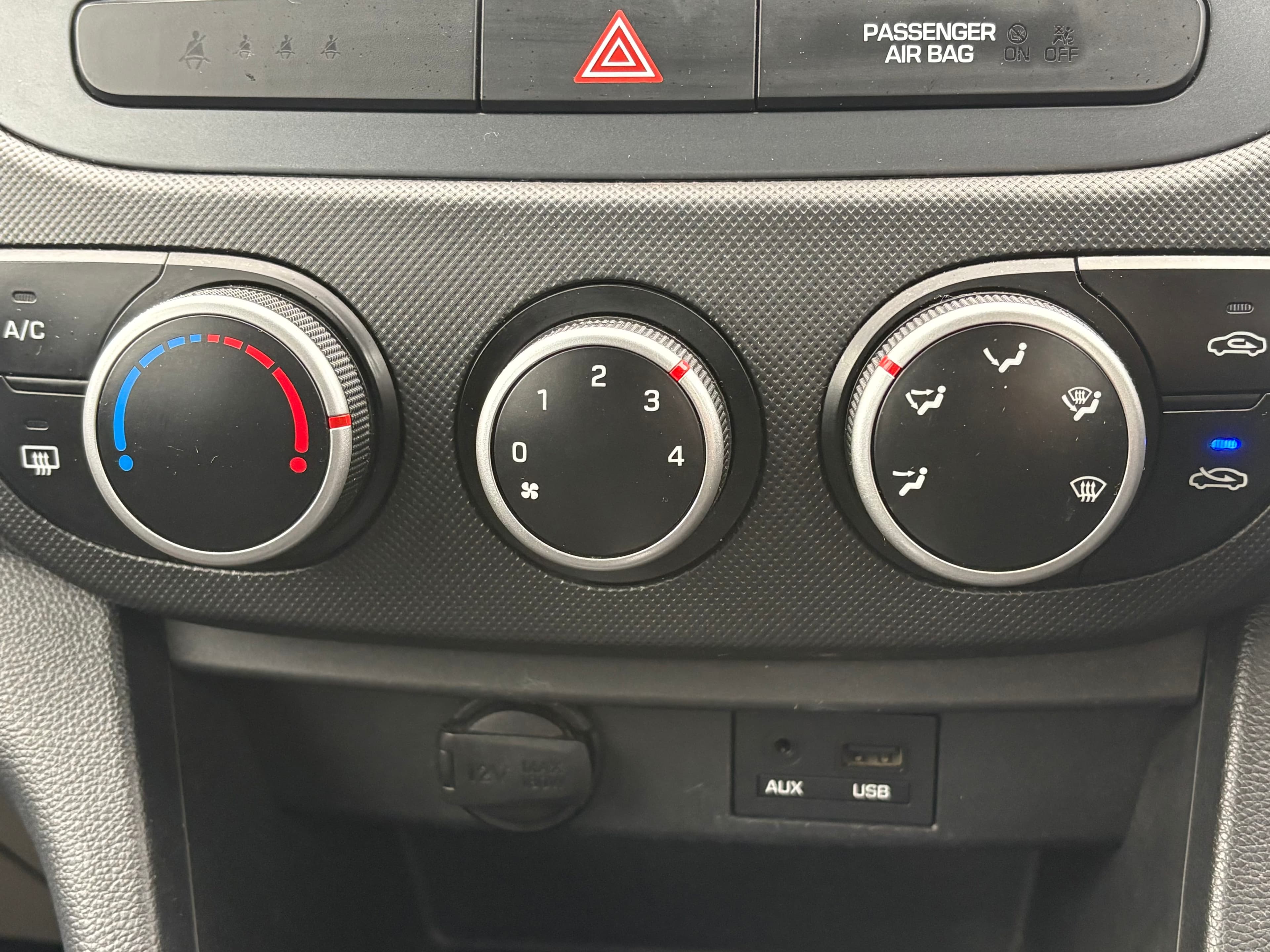 HYUNDAI i10 SE view 46